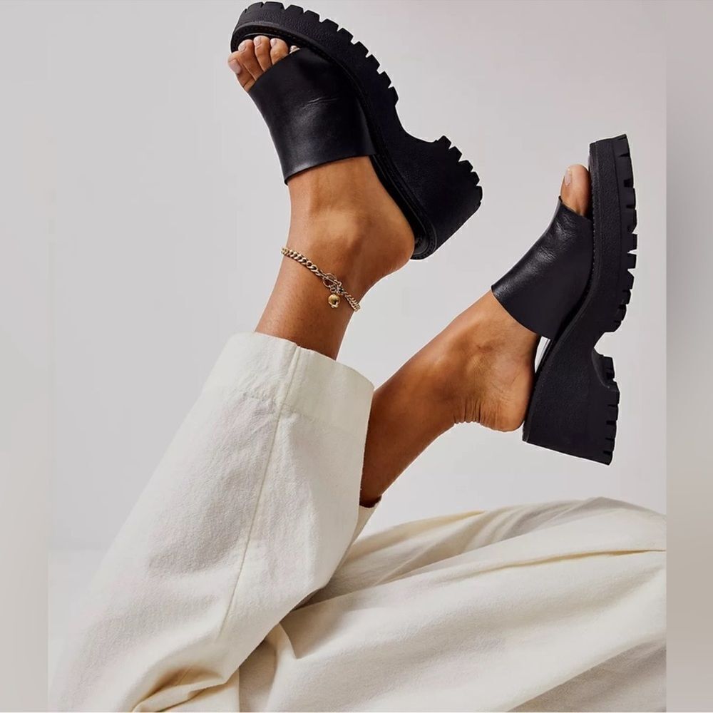 NEW Free People Winona Wedge Sz 40 / 10